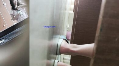 粉色胖女孩 小伙潜入校园女厕全景偷拍7位漂亮学妹的极品美鲍B脸同框