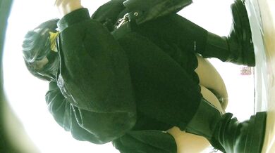 商场女厕全景偷拍多位美女少妇各种姿势嘘嘘 (8)